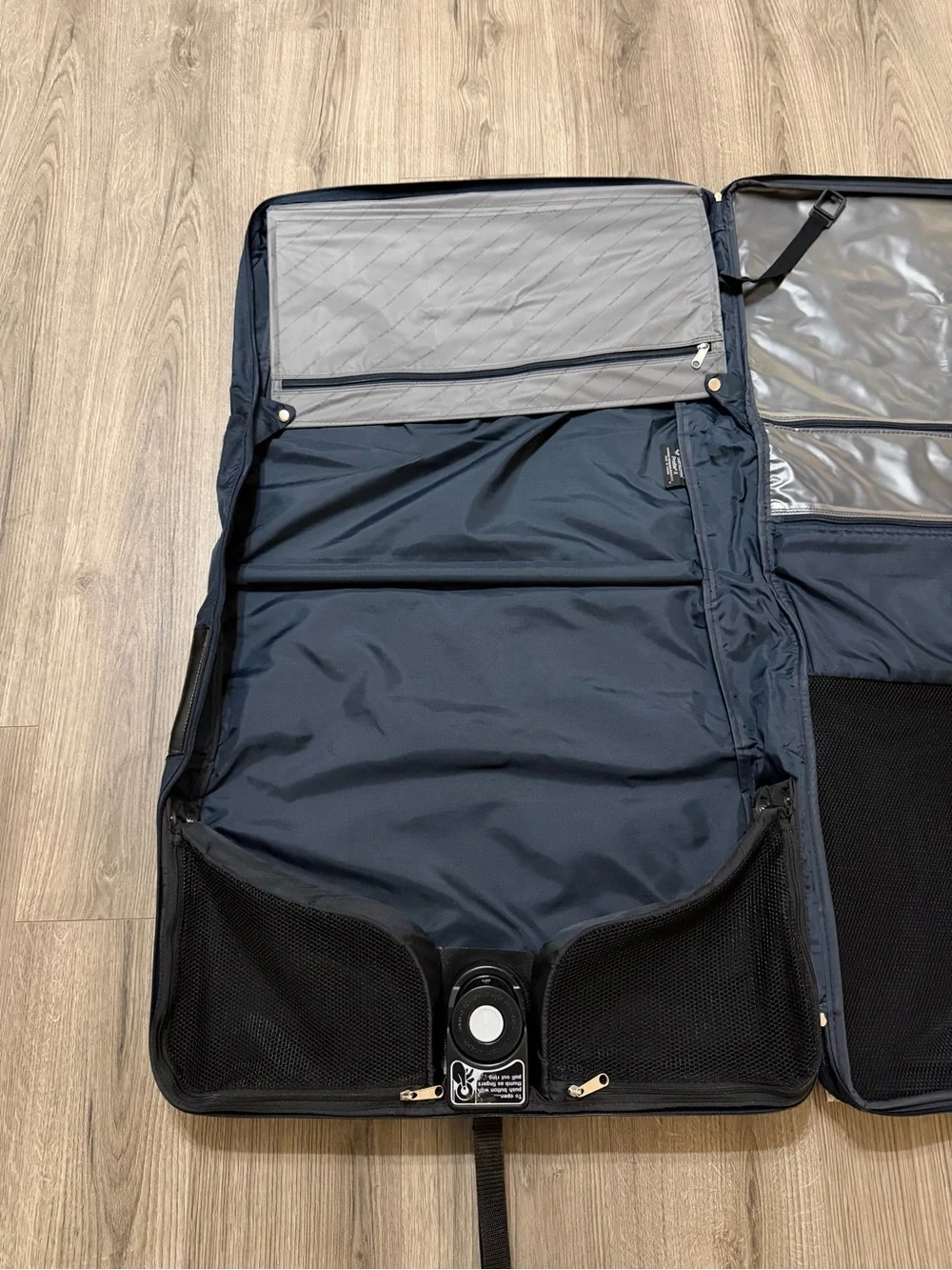 Samsonite Navy Travel Garment Bag with Shoulder Strap